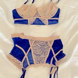Matching bra & garter set